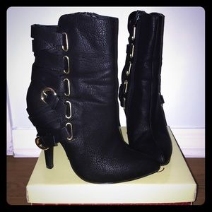 Pointed Black booties leather size 7